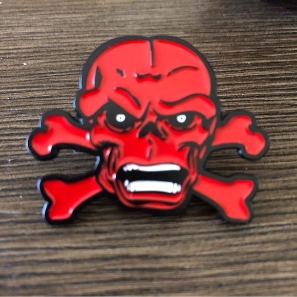 Marvel Bad Guys Mystery Capsule: The Red Skull enamel pin - Picture 2 of 3